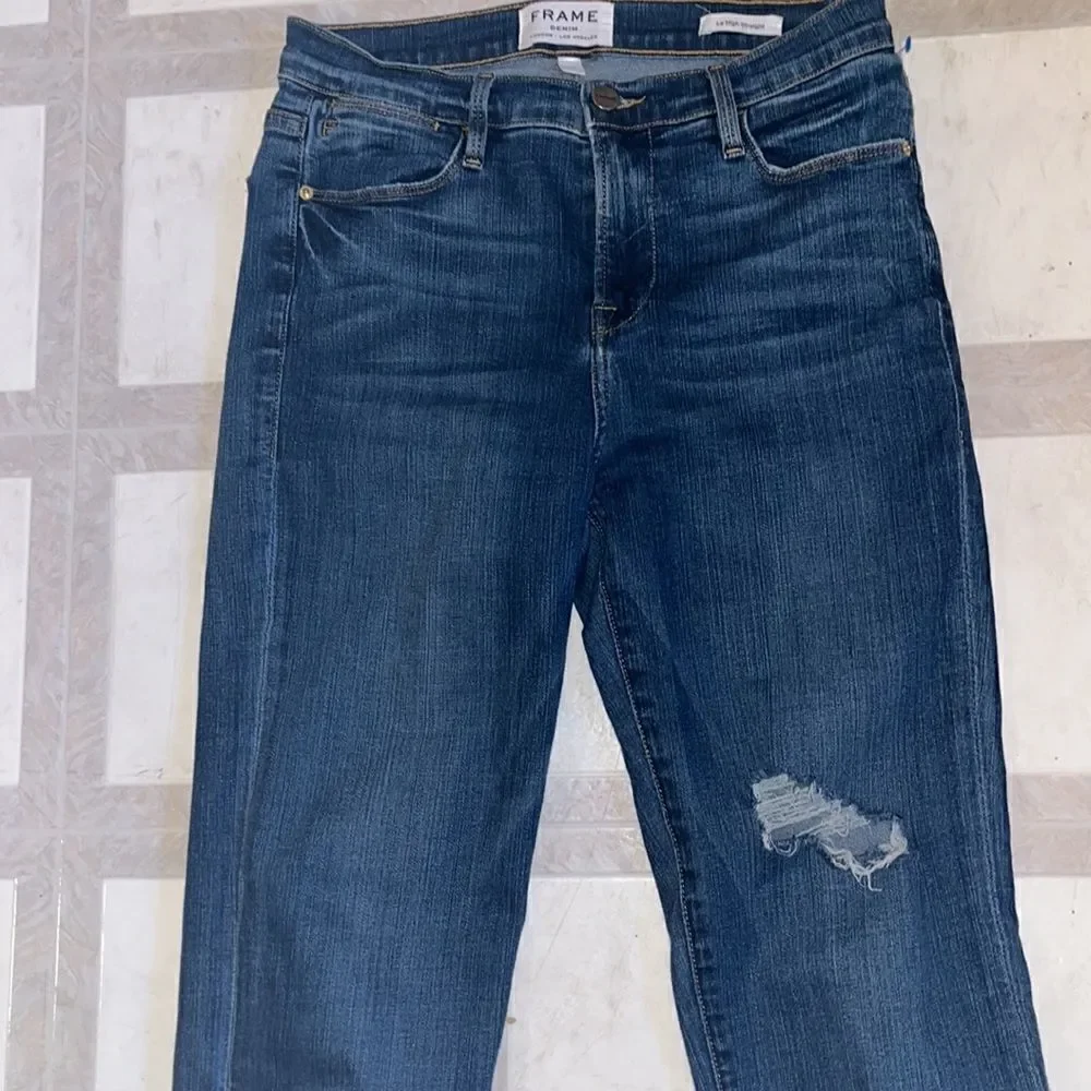 DISTRESSED CONDITION WOMEN’S SIZE 28 FRAME LE HIGH STRAIGHT STAGGERED HEM JEAN